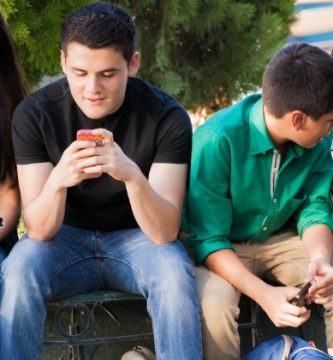La Influencia de las redes sociales en los adolescentes 53 La Influencia de las redes sociales en los adolescentes